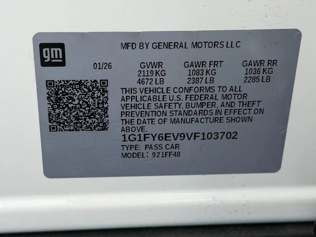 New 2027 Summit White Chevrolet LT image 10