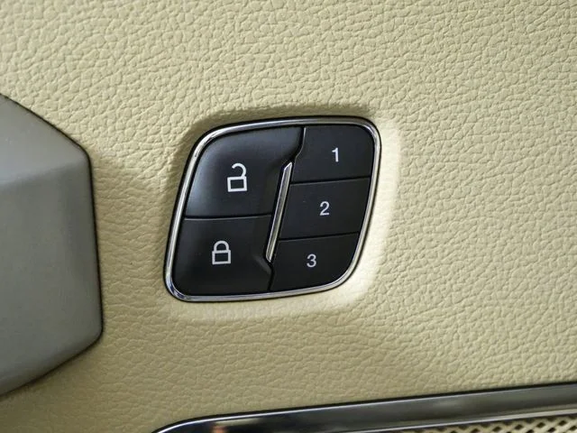Used 2015 Blue Ford Lariat image 20