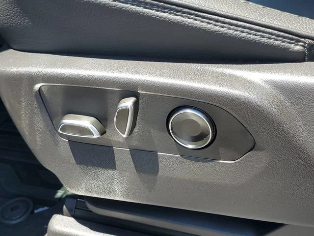 Used 2025 Titanium Rush Metallic GMC Denali image 7