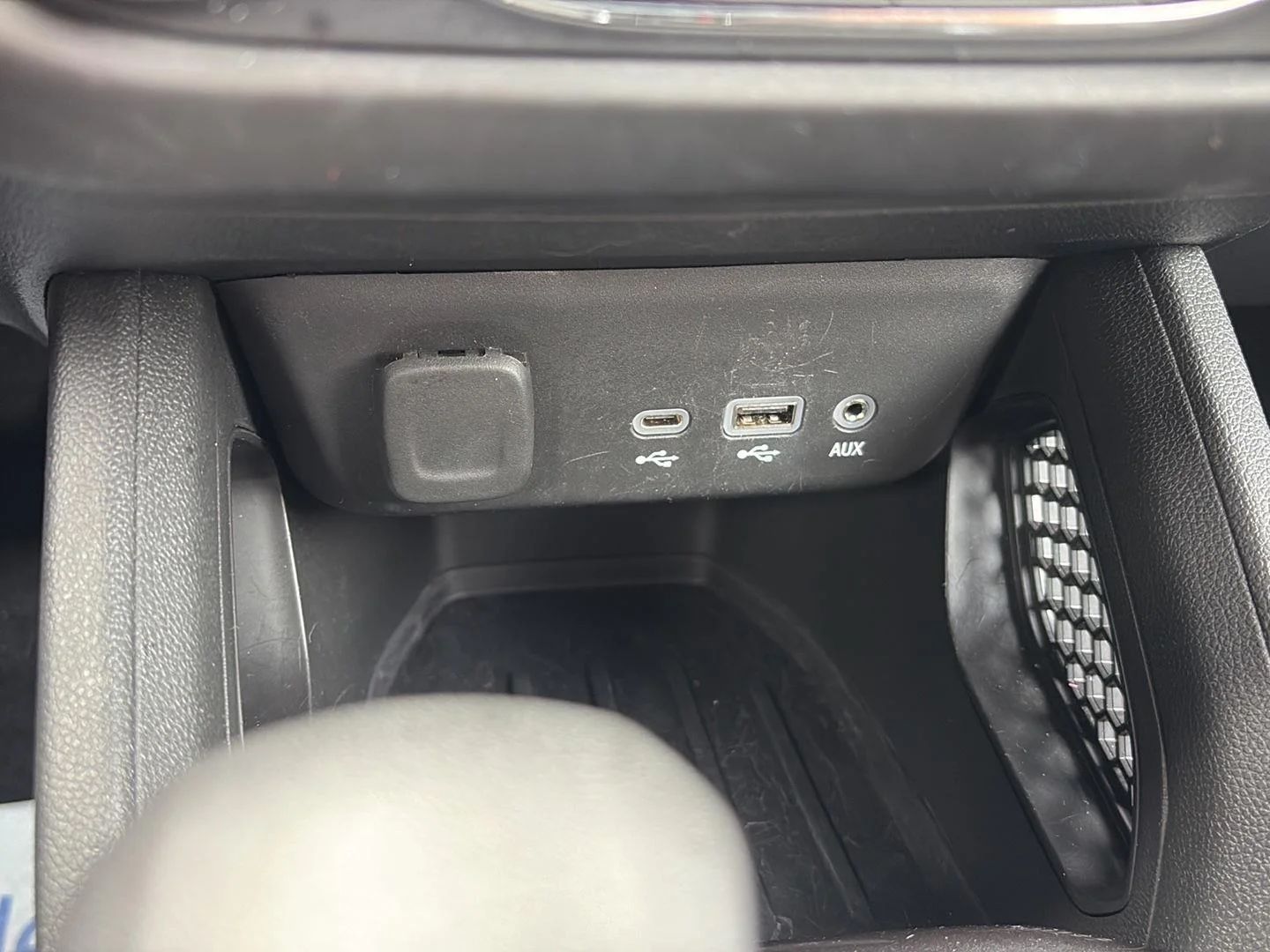 Used 2023 Summit White Chevrolet RS image 28