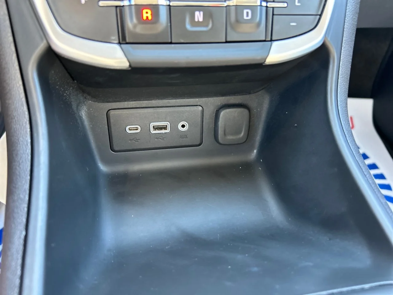 Used 2024 Sterling Metallic GMC SLE image 14