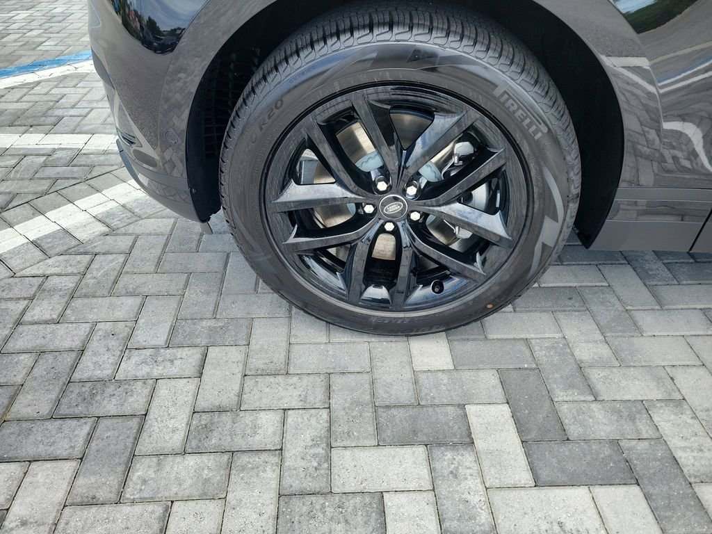 New 2026 Santorini Black Land Rover S image 13