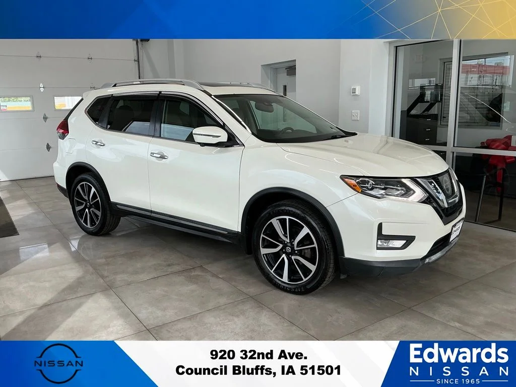 Used 2017 White Nissan SV image 2