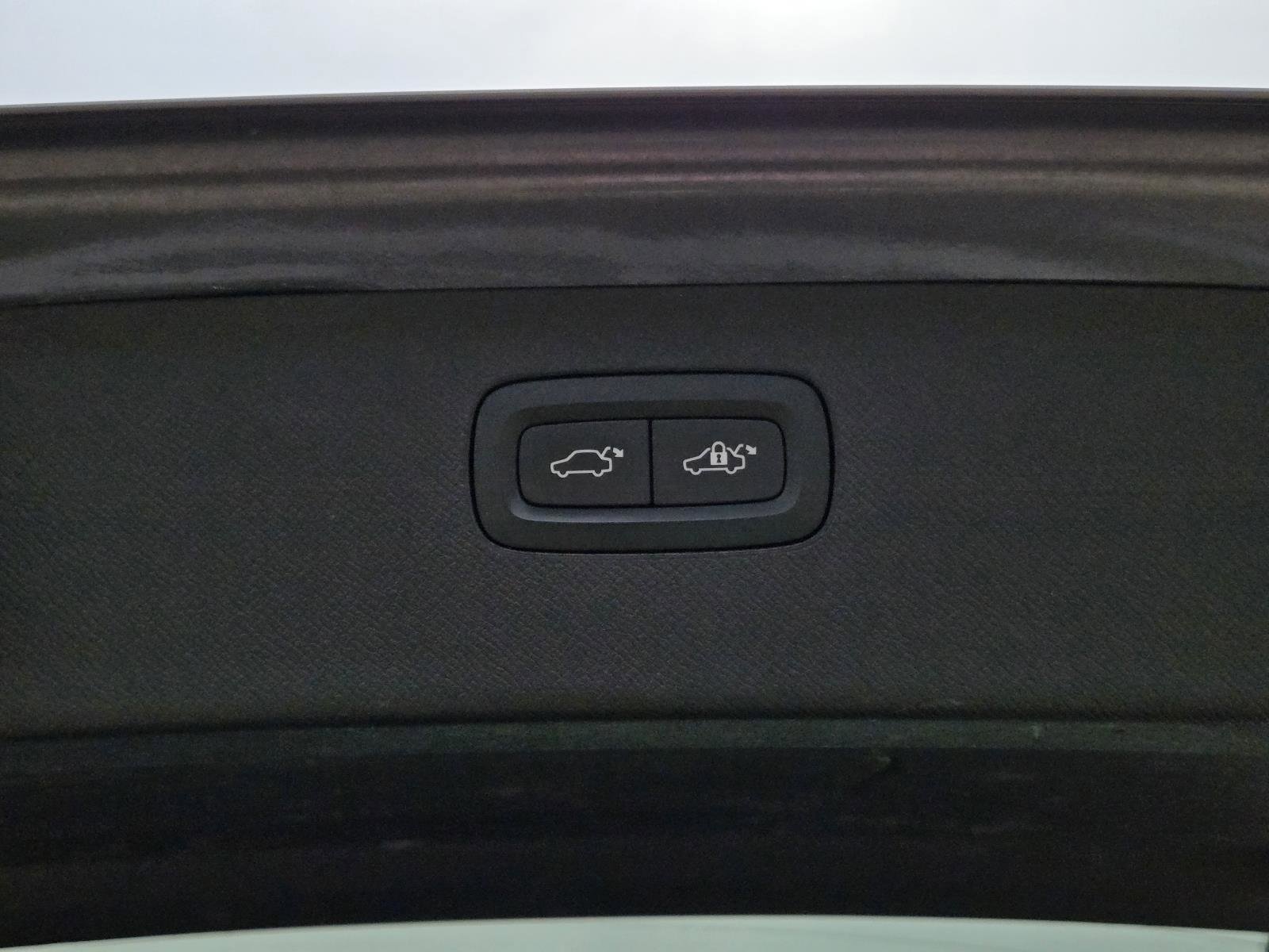 Used 2019 Gray Metallic Volvo Momentum image 14