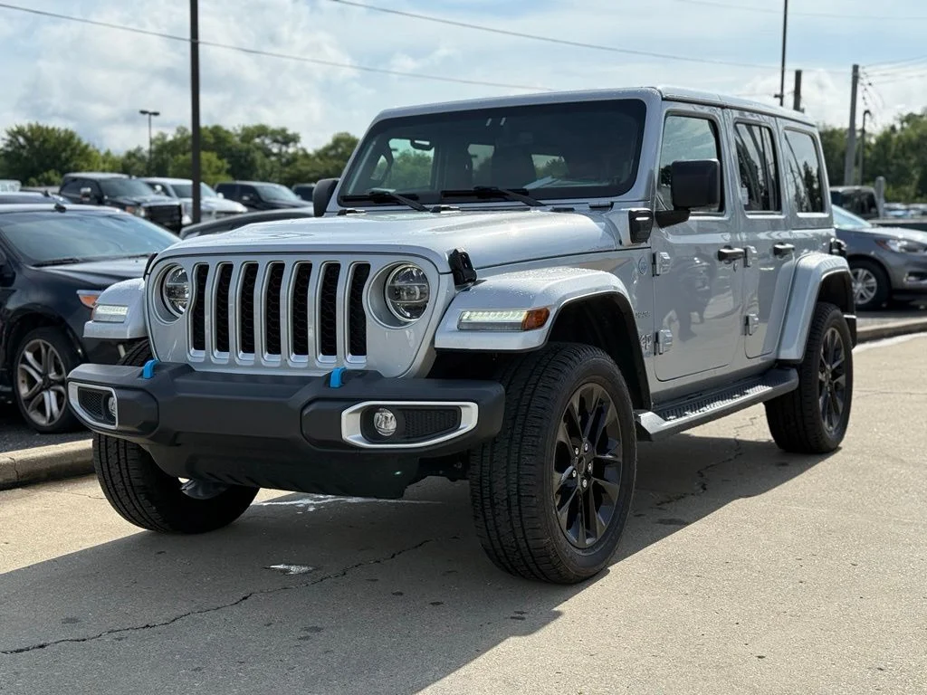 Used 2022 Silver Jeep Unlimited Sahara 4xe image 10