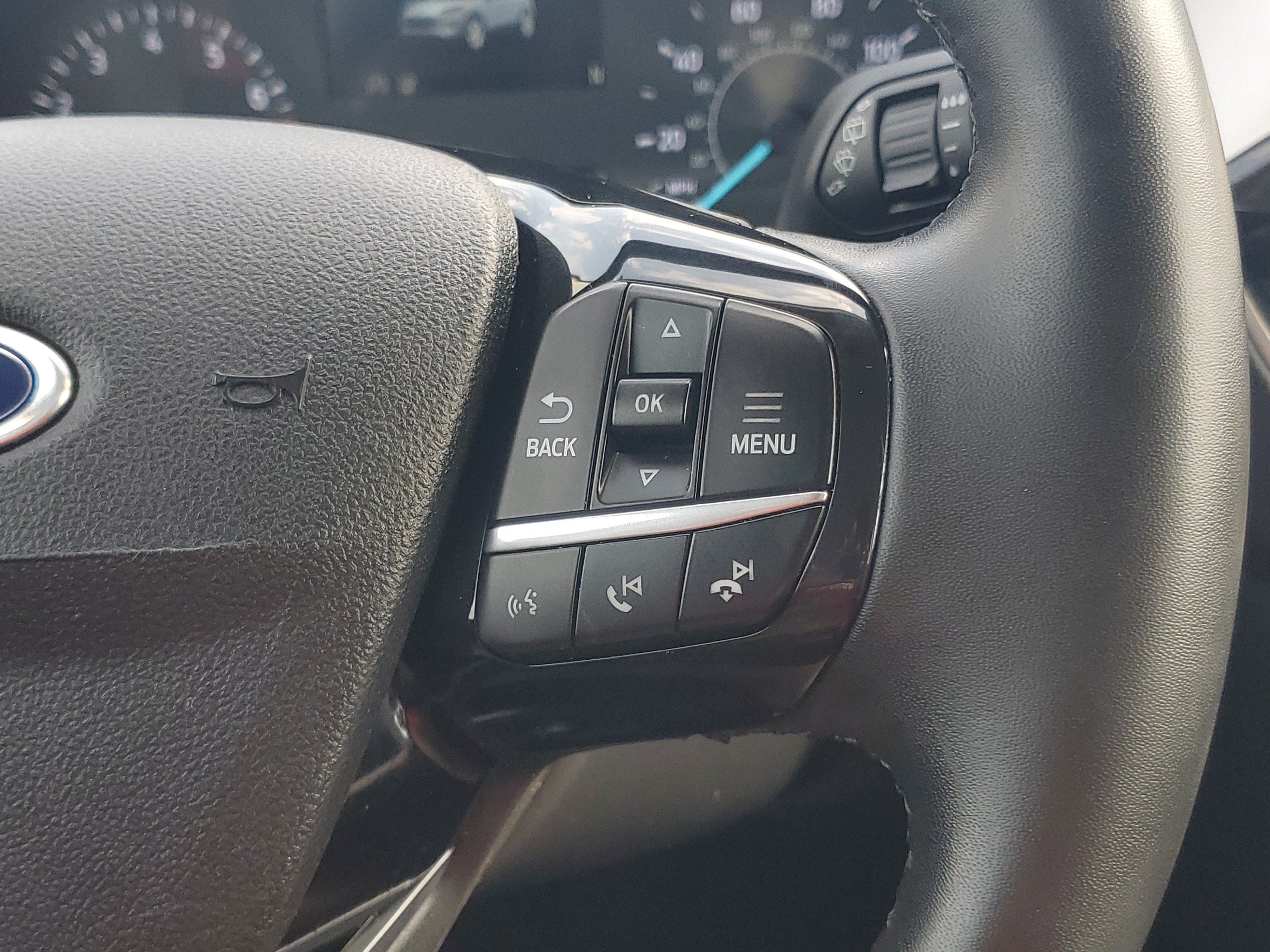 Used 2022 Silver Ford SE image 23