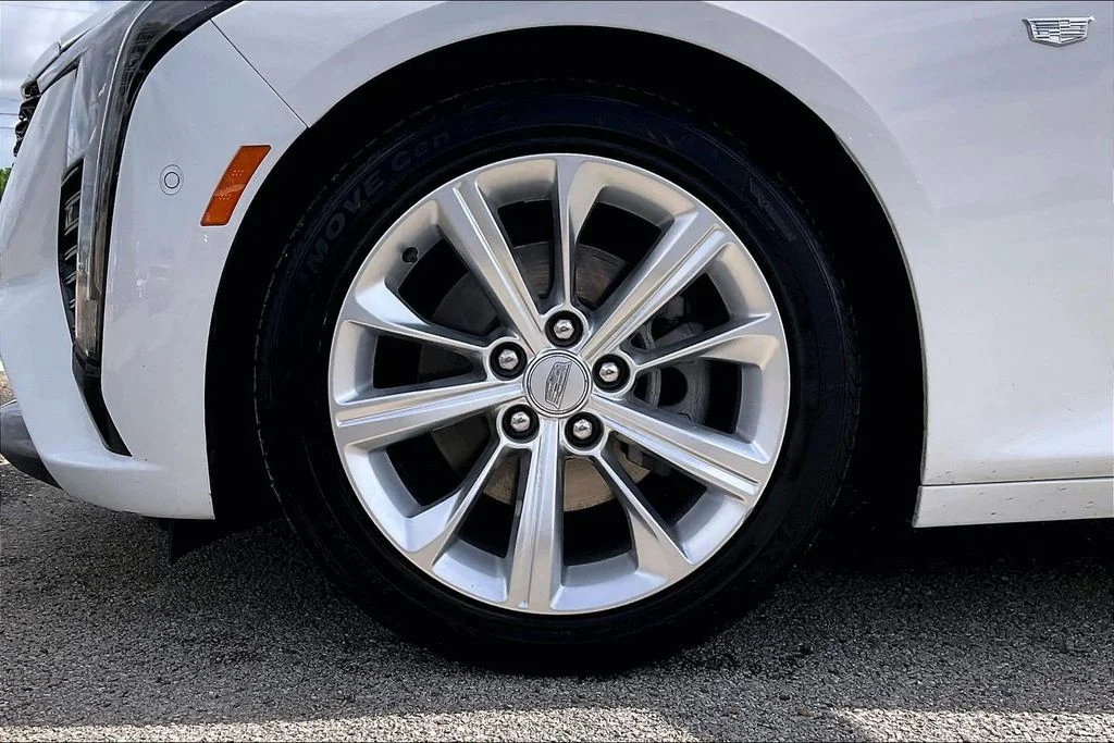 Used 2025 White Cadillac Premium Luxury image 35