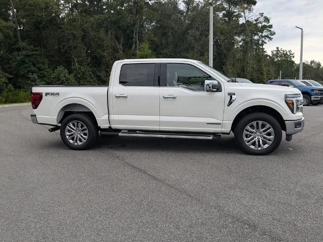 New 2025 Star White Metallic Tri-Coat Ford Lariat image 33