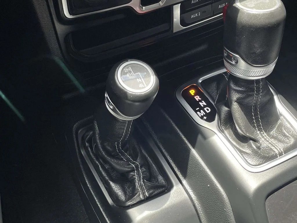 Used 2022 Gray Jeep Unlimited Sahara image 40
