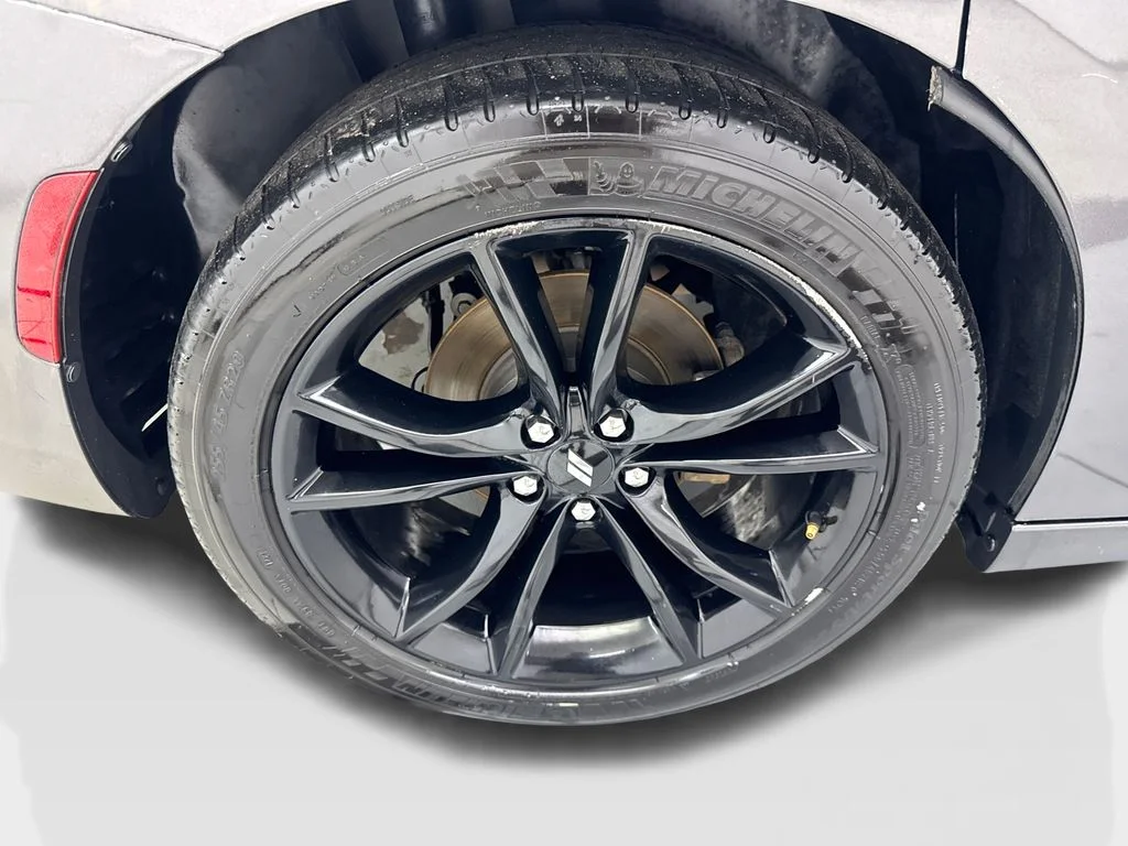 Used 2018 Gray Dodge SXT image 82