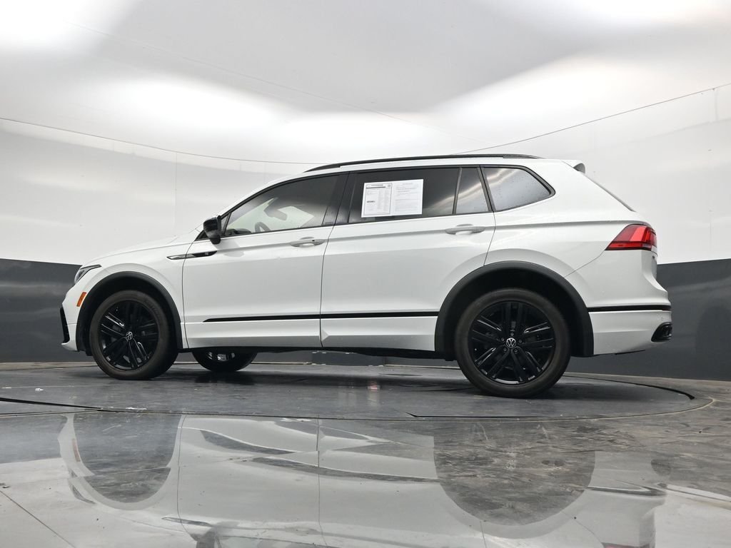 Used 2022  Volkswagen 2.0T SE R-Line Black image 35