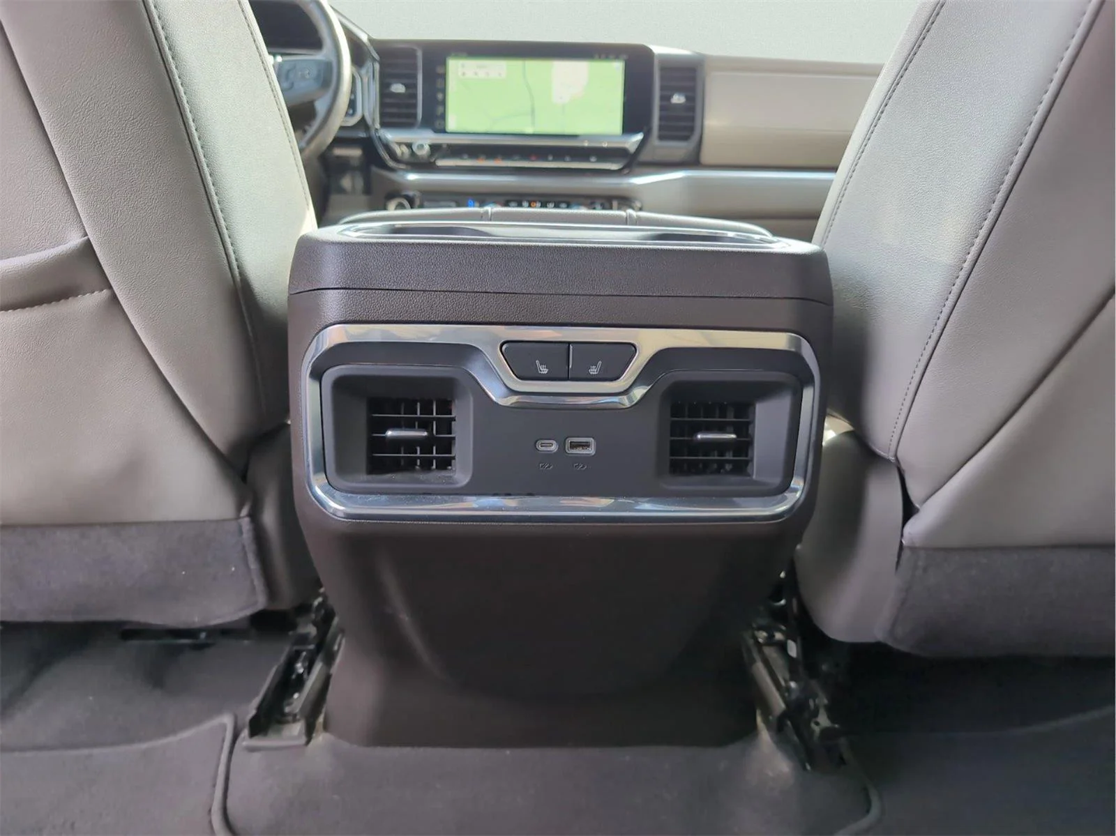 Used 2022 White Frost Tricoat GMC SLT image 33