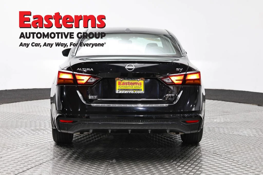 Used 2023 Black Nissan 2.5 SV image 6