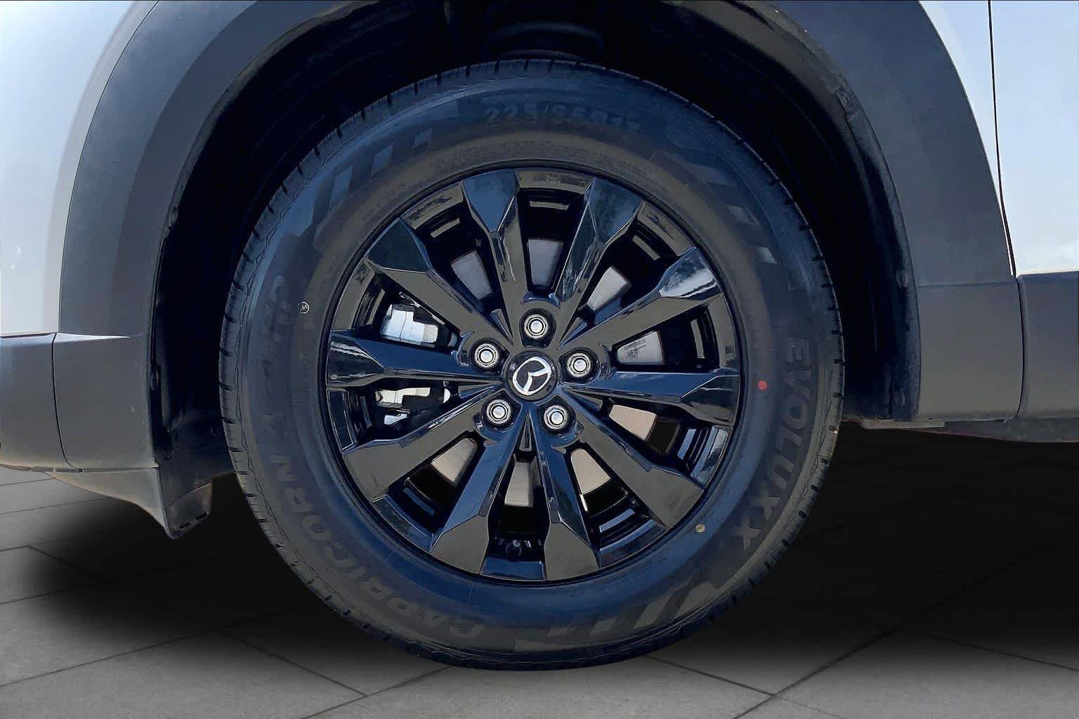 Used 2025 Wind Chill Pearl Mazda 2.5 S Preferred Package image 11