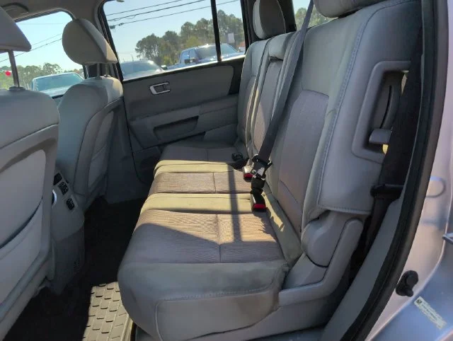 Used 2013  Honda EX image 26