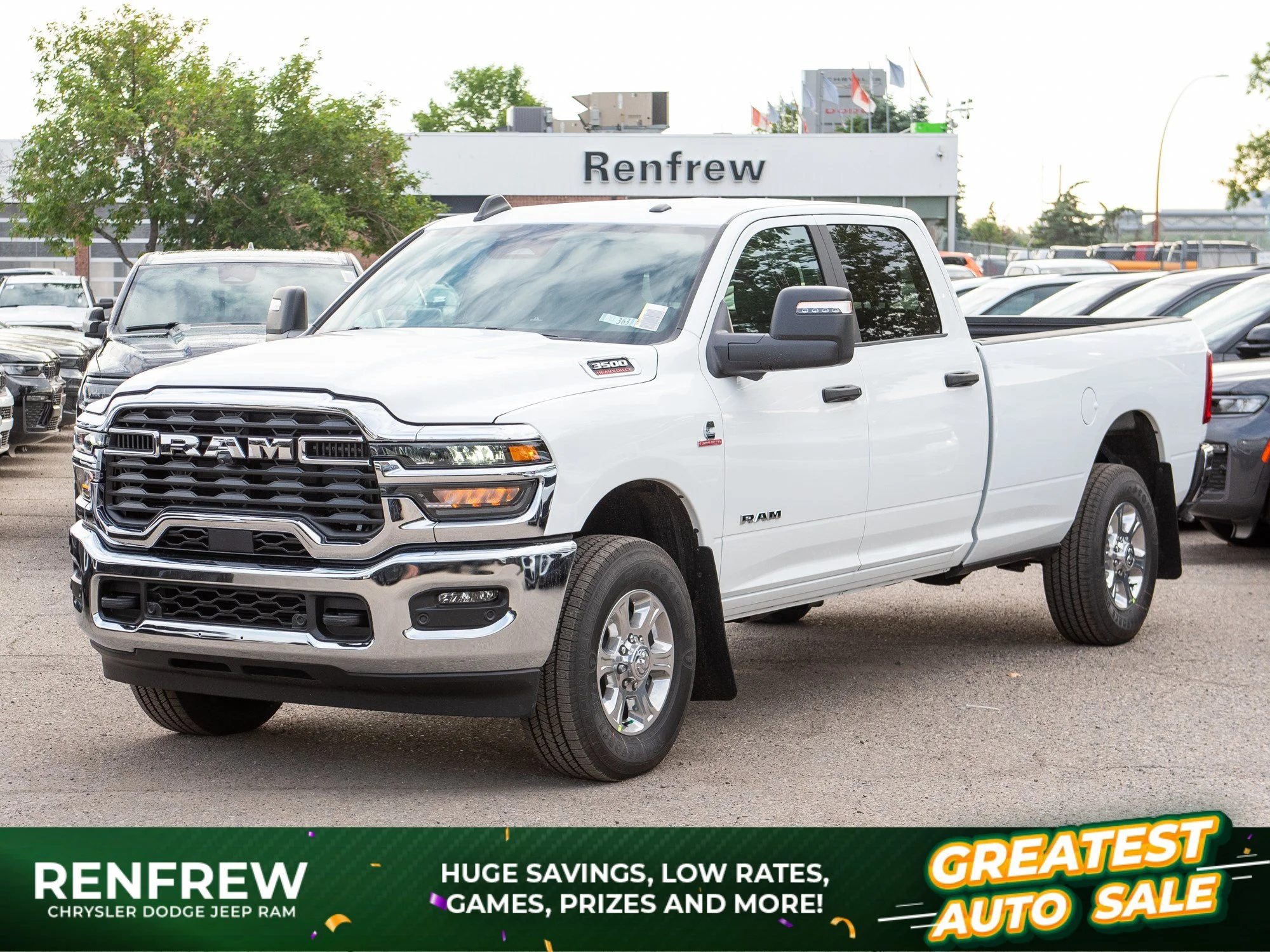 New 2026 White RAM Big Horn* Crew Cab 4x4, 8