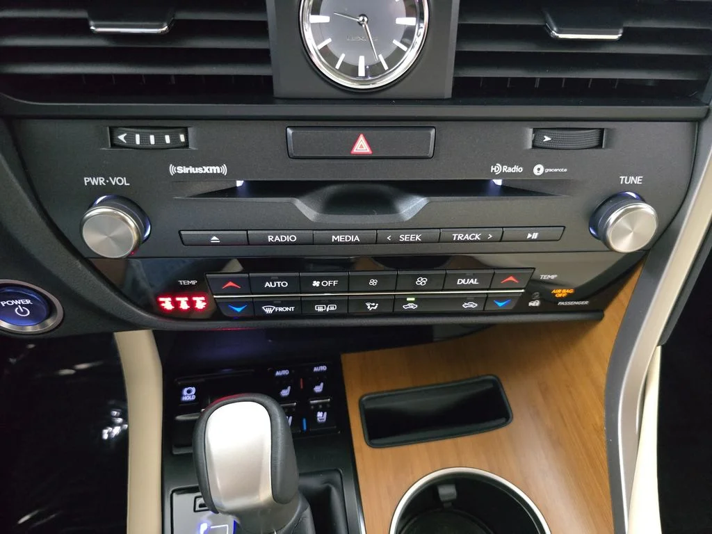 Used 2022 White Lexus 450h image 25