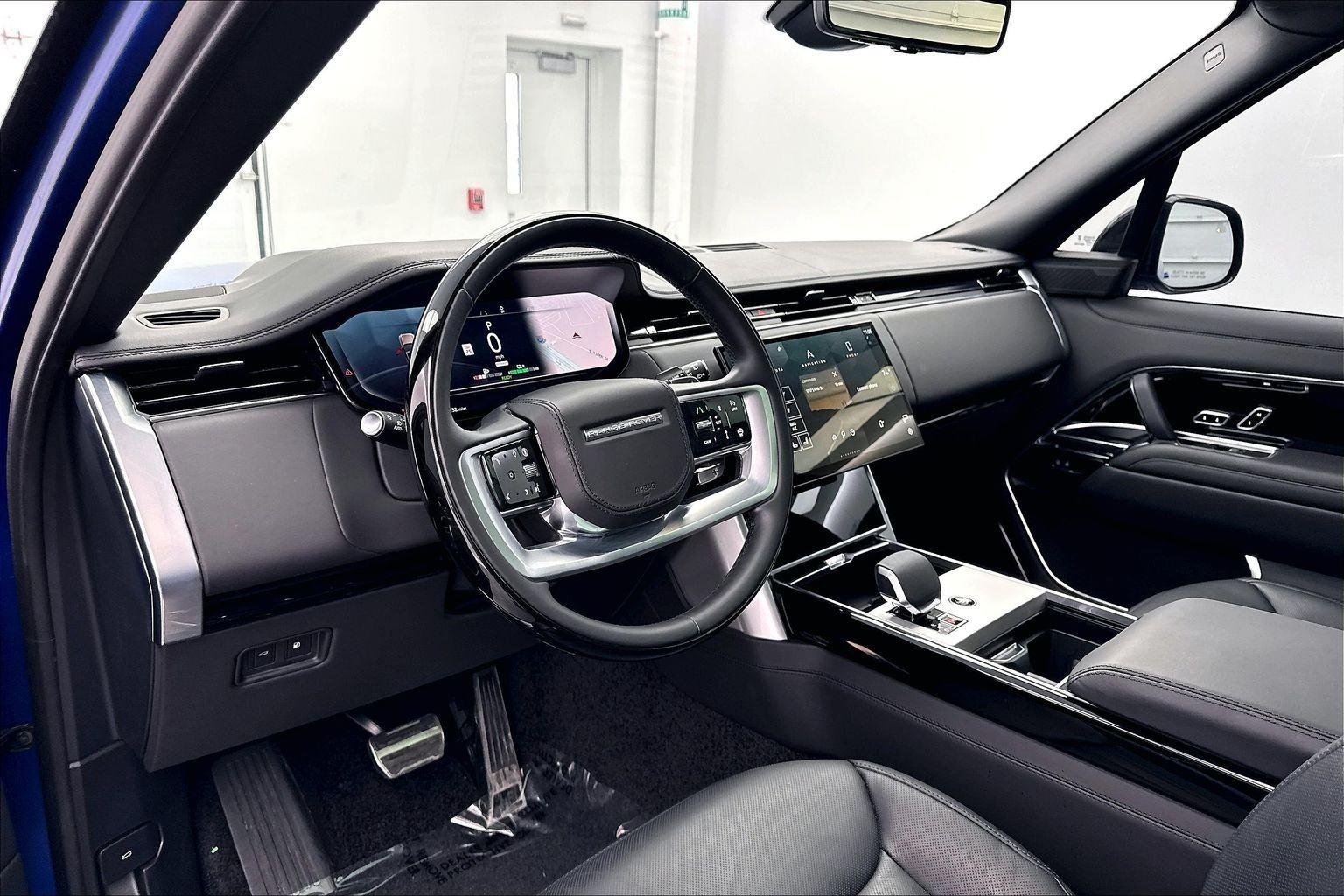 Used 2025 Velocity Blue in Satin Finish Land Rover Autobiography image 18