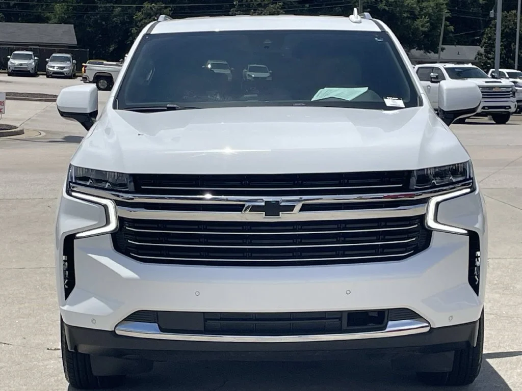 Used 2024 Summit White Chevrolet LT image 6