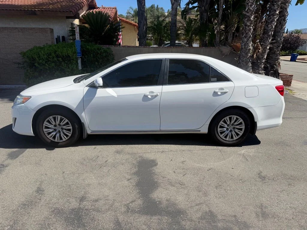 Used 2012 White Toyota LE image 5