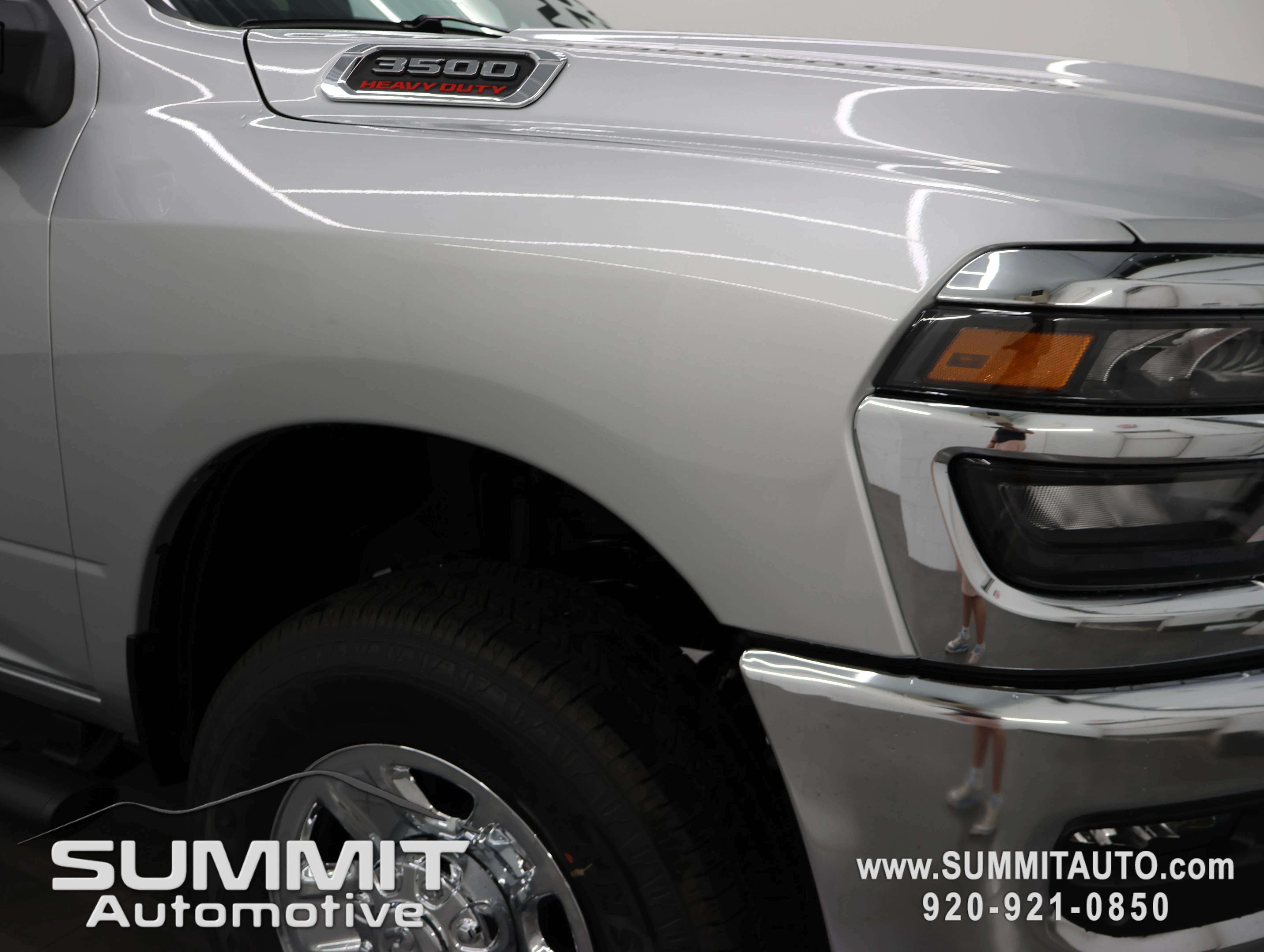 New 2026 Silver-Zynith Exterior Paint RAM Tradesman image 23