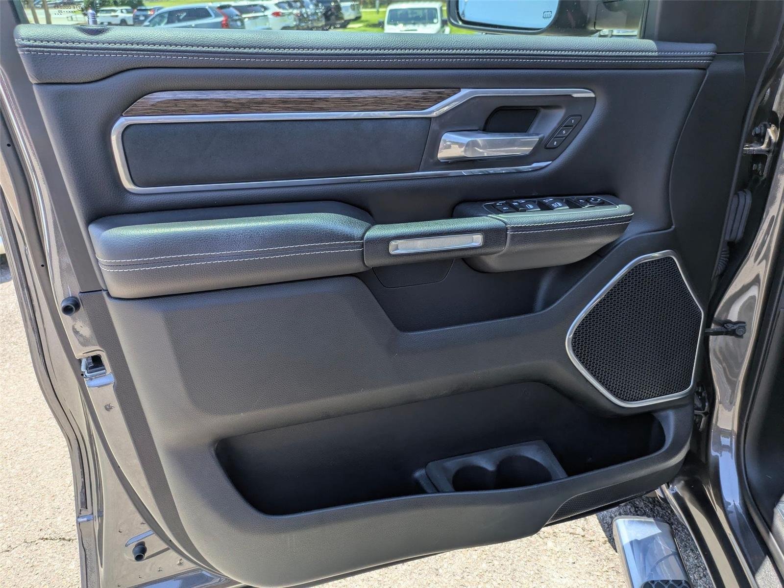 Used 2020 Granite Crystal Metallic Clearcoat Ram Laramie image 11