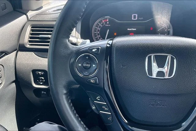 Used 2017 Modern Steel Metallic Honda Elite image 10