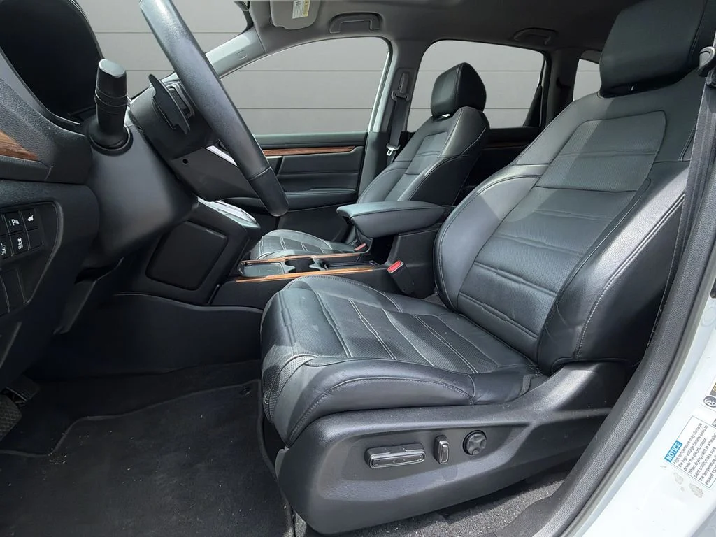 Used 2020 White Honda Touring image 10