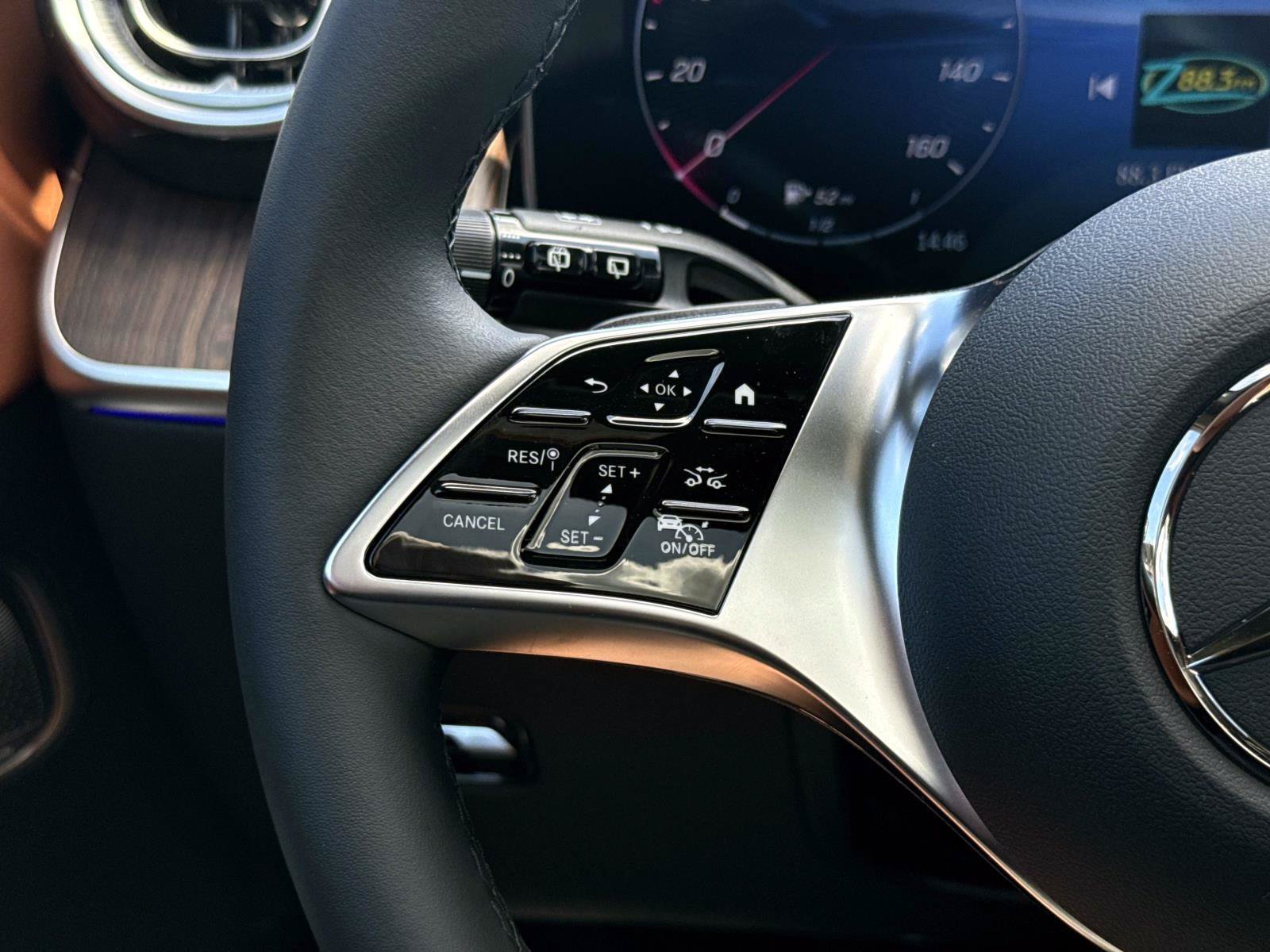 New 2027 Polar White Mercedes-Benz 300 SUV image 30