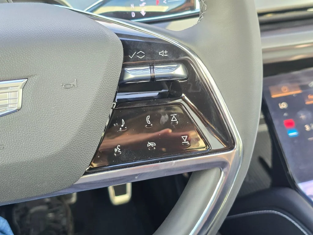 2027 Cadillac VISTIQ Sport - Photo 29