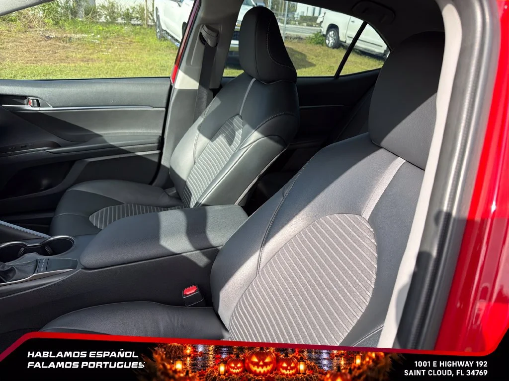 Used 2024  Toyota SE image 15