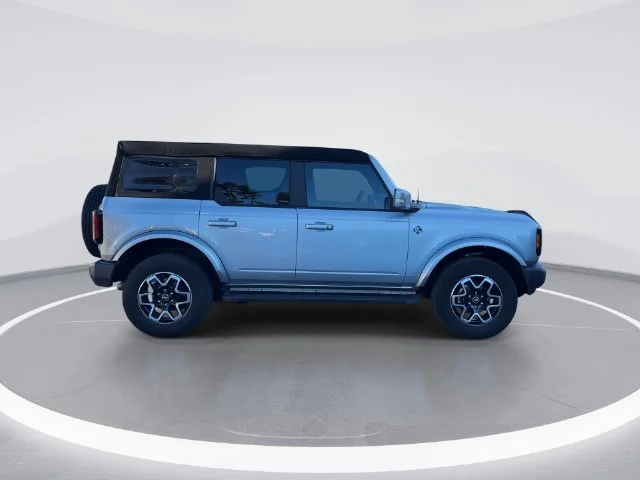 Used 2023 Silver Ford Outer Banks image 8