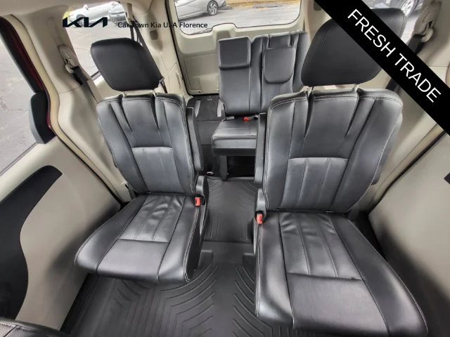 Used 2014 Red Chrysler Touring image 12