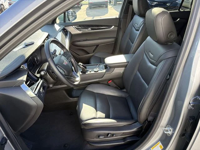 Used 2025 Silver Cadillac Premium Luxury image 13