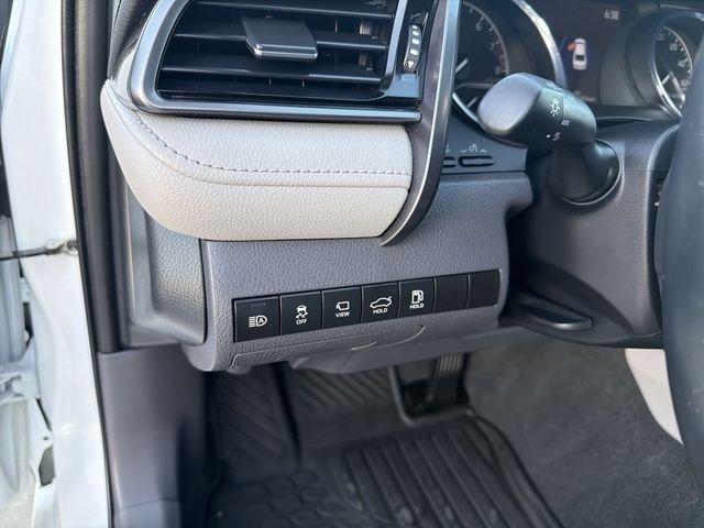 2019 Toyota Camry XLE - Photo 11