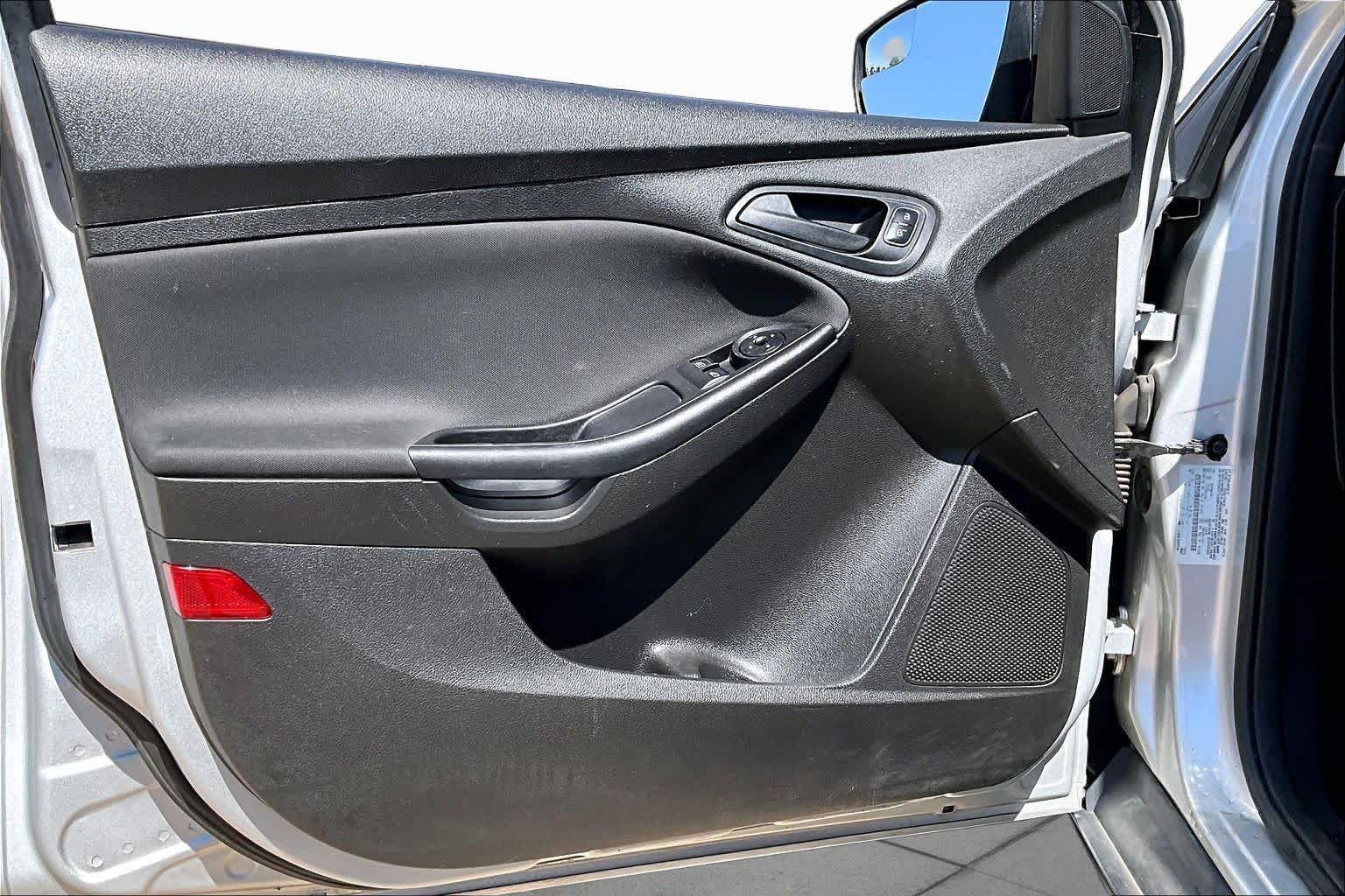 Used 2015 Ingot Silver Ford S image 24