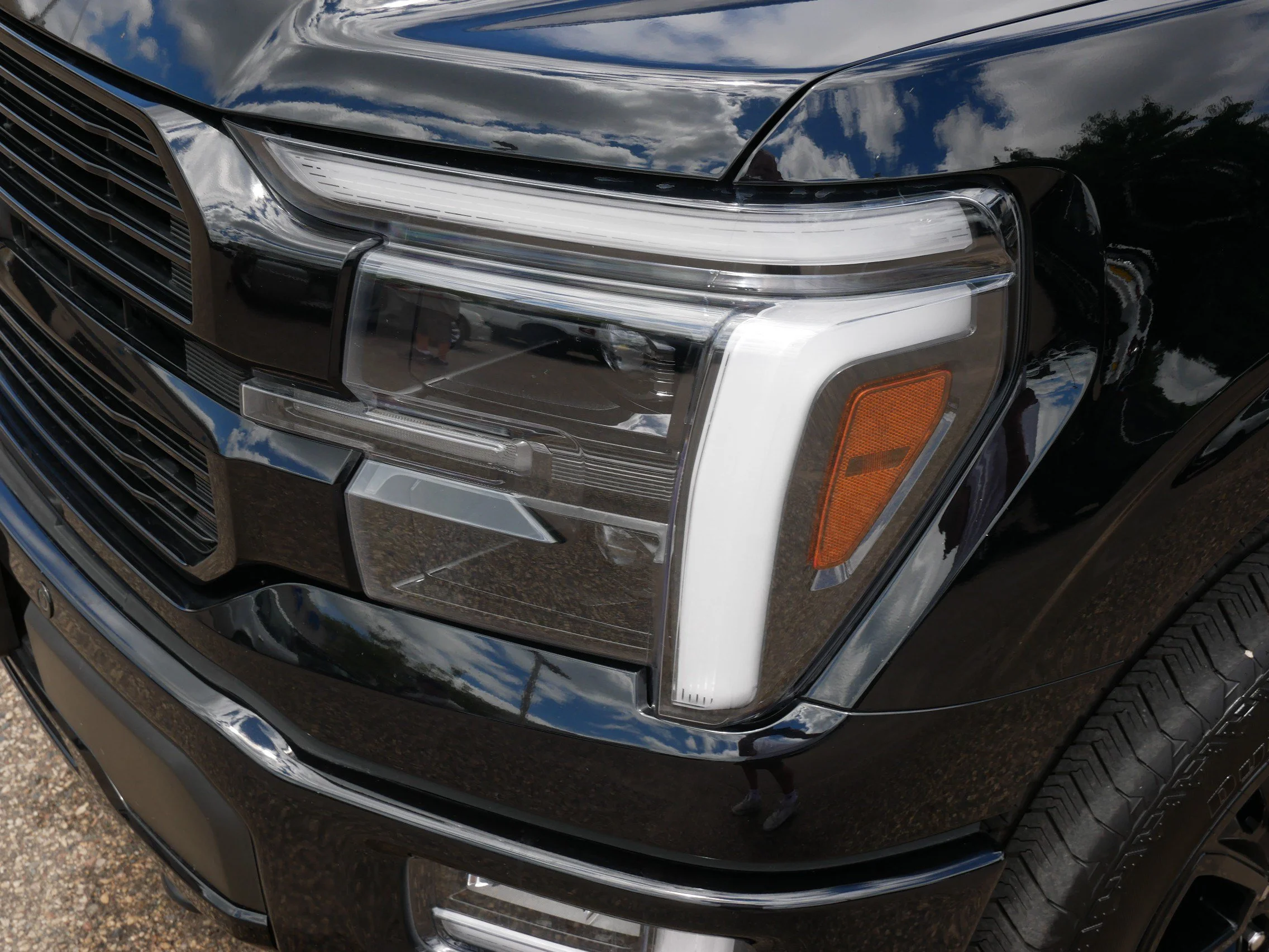 Used 2025 Agate Black Metallic Ford Platinum image 16