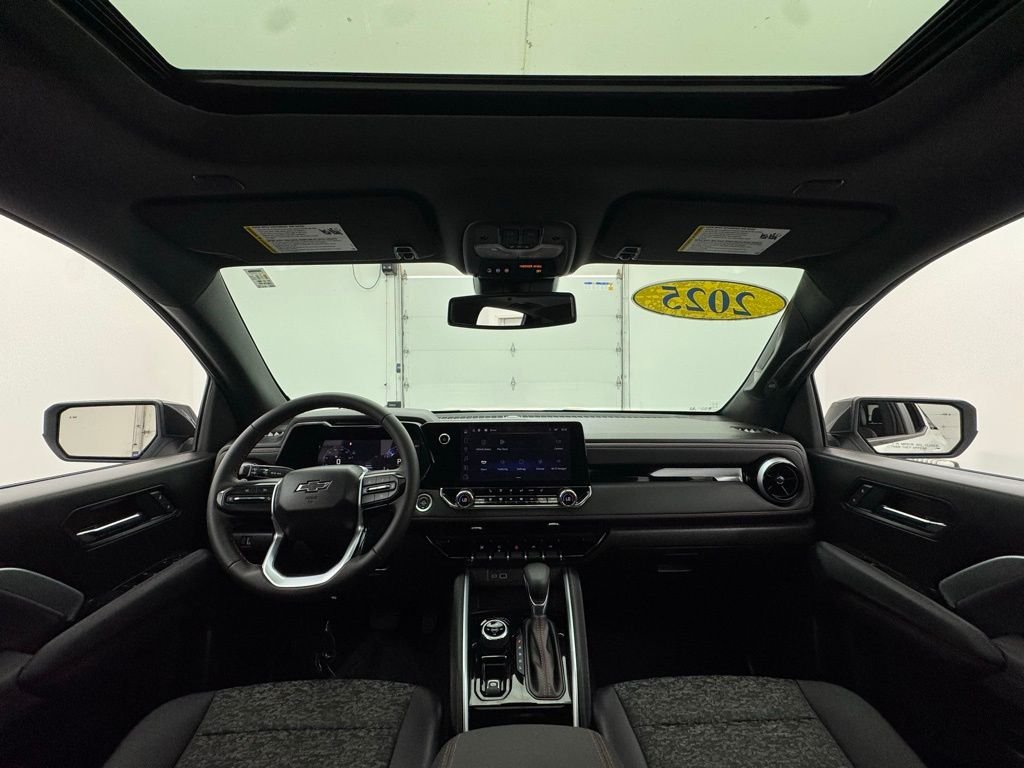 Used 2025 Summit White Chevrolet Z71 image 3