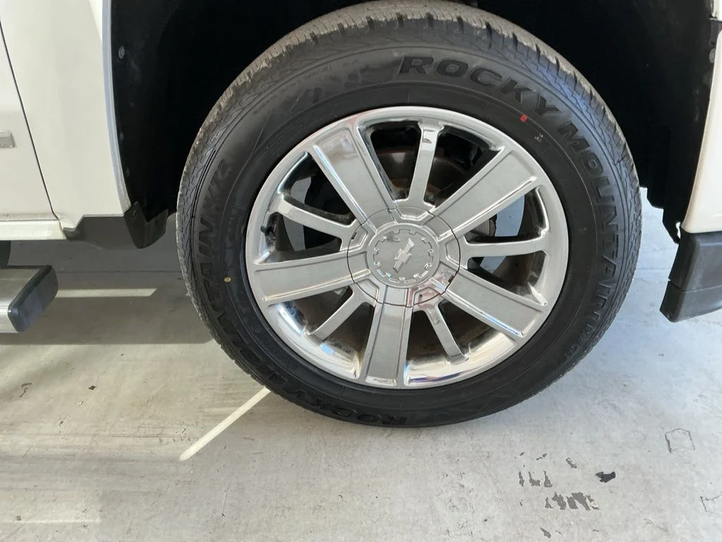Used 2017 Pearl Chevrolet High Country image 7