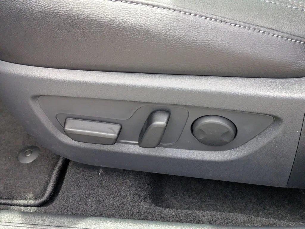 New 2026 Wind Chill Pearl Mazda Premium AWD image 20