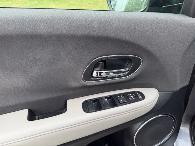 Used 2019 Gray Honda EX image 6