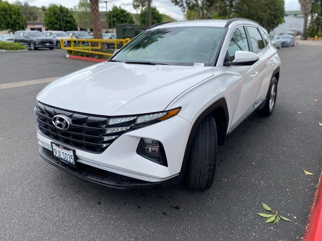 Used 2024 White Hyundai SEL image 5