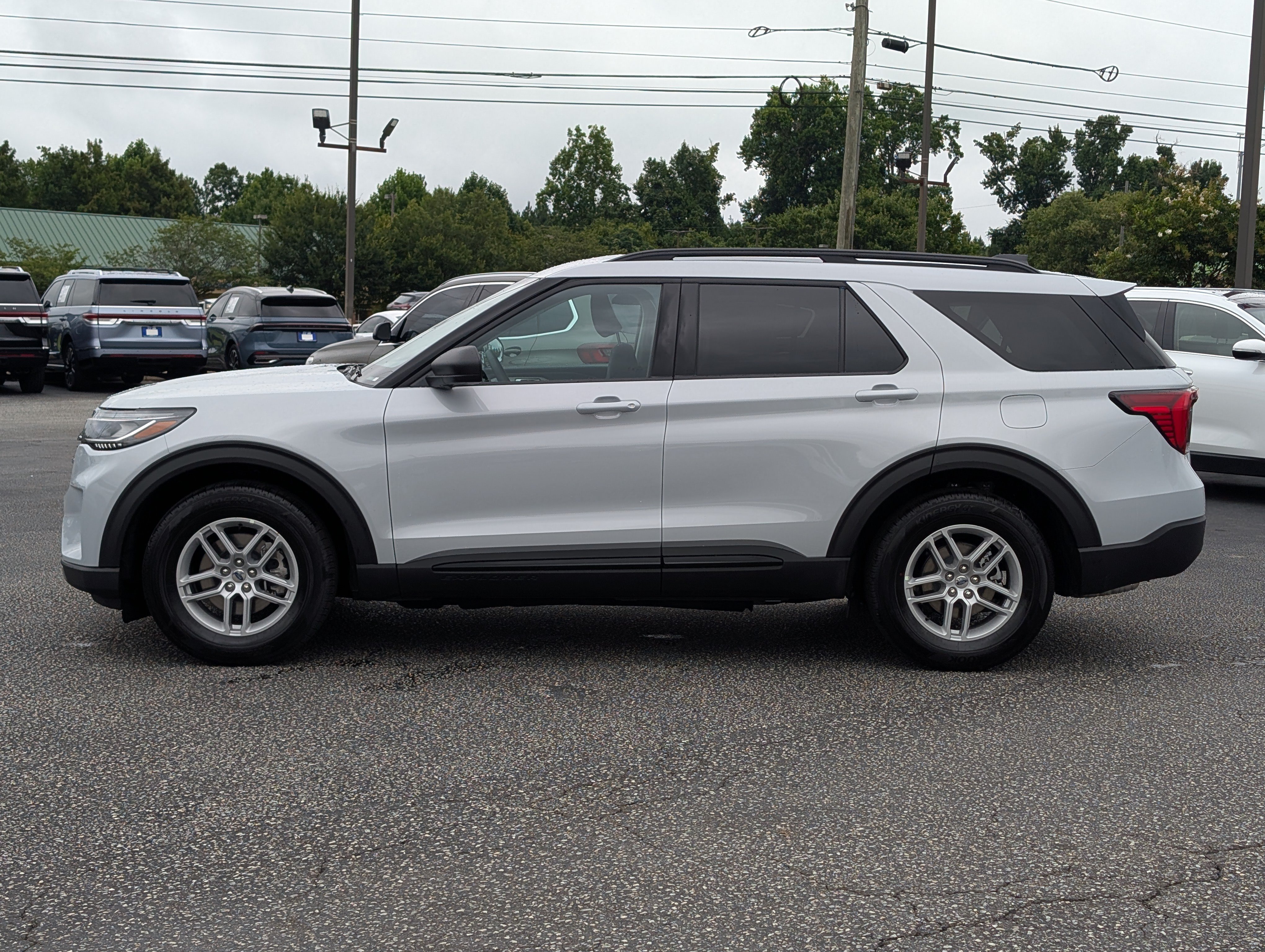 New 2026 SPACE WHITE METALLIC FORD Active image 14