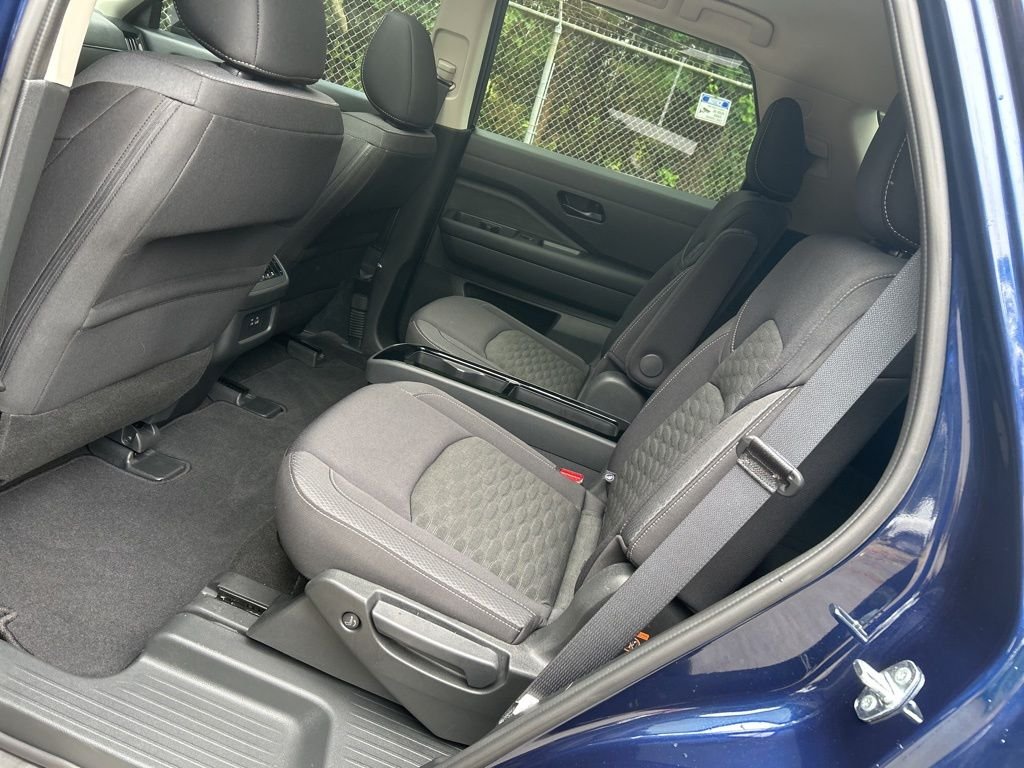 2023 Nissan Pathfinder SV - Photo 28