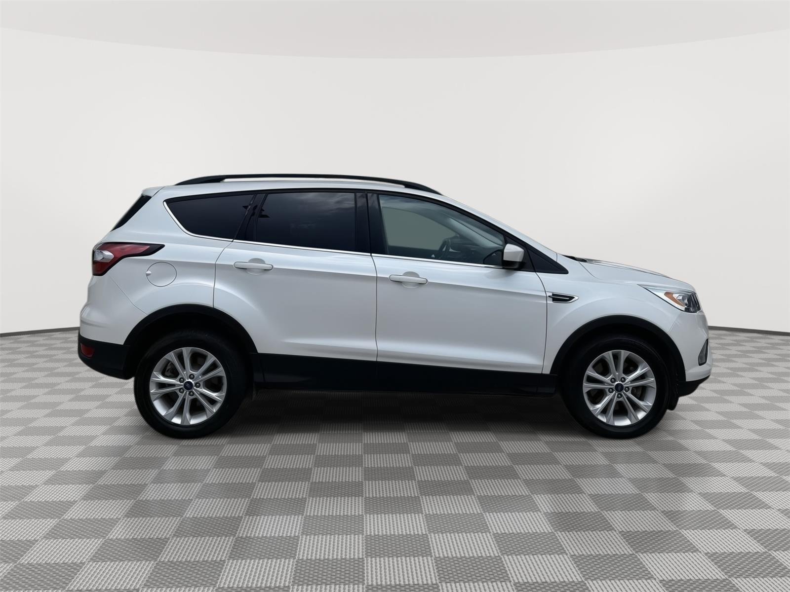 Used 2017 White Platinum Metallic Tri-Coat Ford SE image 7