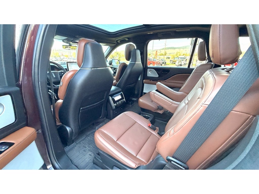 Used 2023 Diamond Red Metallic Tinted Clearcoat Lincoln Reserve image 18
