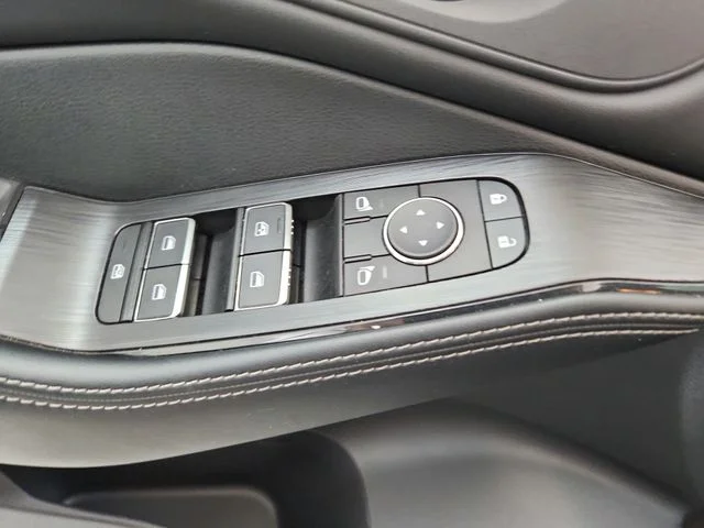 Used 2025 Black Nissan SL image 31