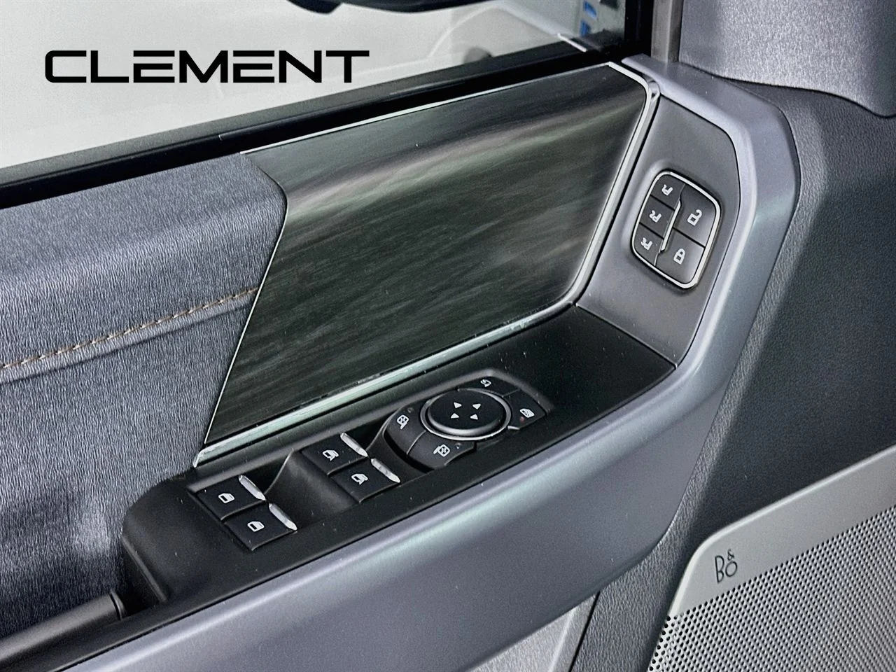 Used 2025 Gray Ford Lariat image 28