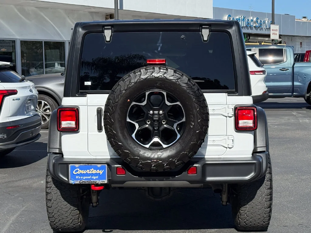 Used 2023  Jeep Rubicon image 8