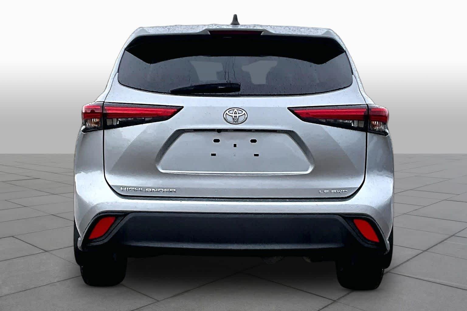 Used 2022 Celestial Silver Metallic Toyota LE image 5
